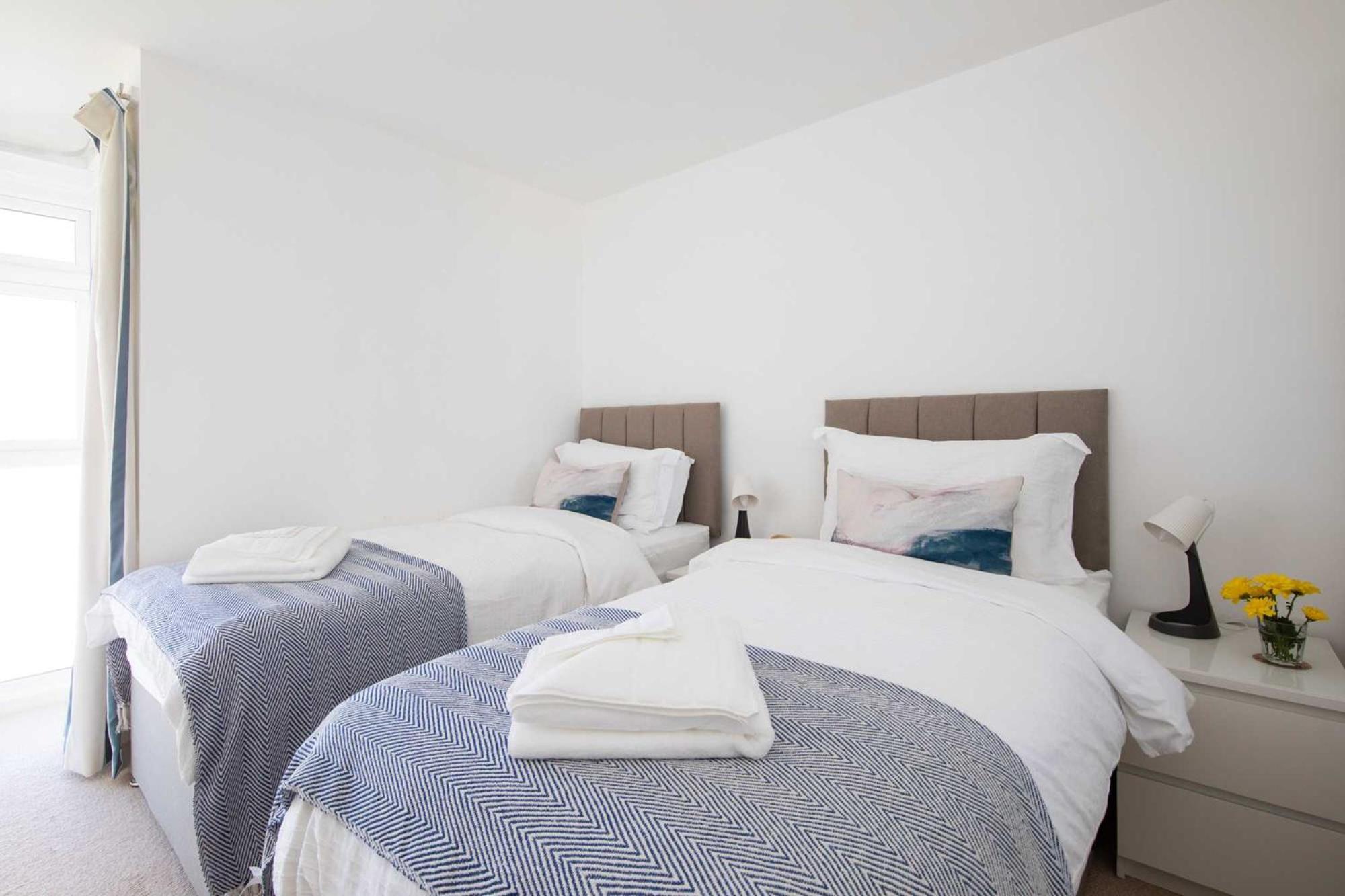 High-End Beachfront Getaway Sea View King Bed East Wittering Dış mekan fotoğraf